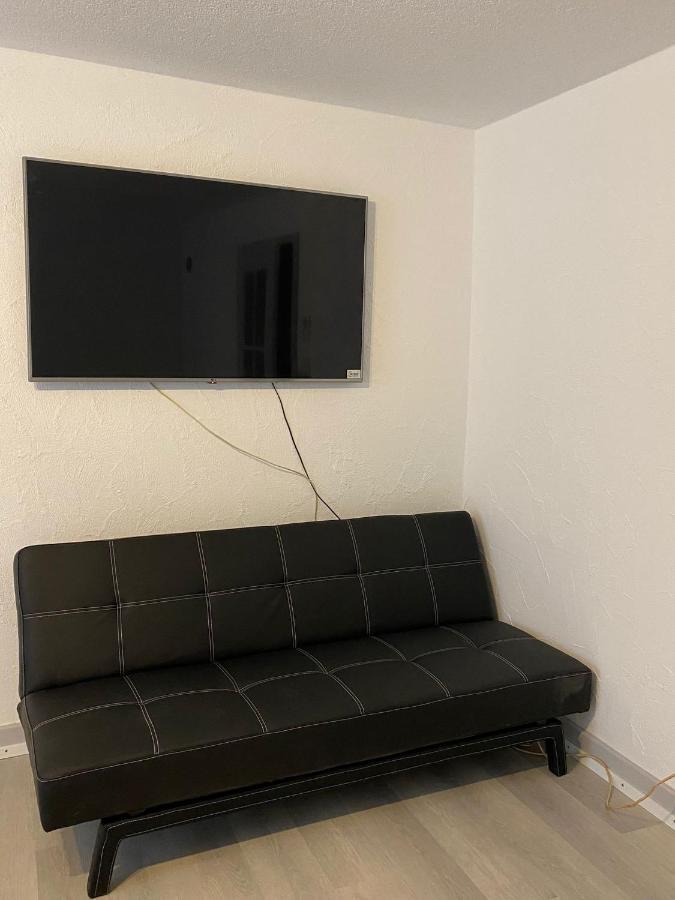Private Studio Apartment In Bremgarten Bagian luar foto